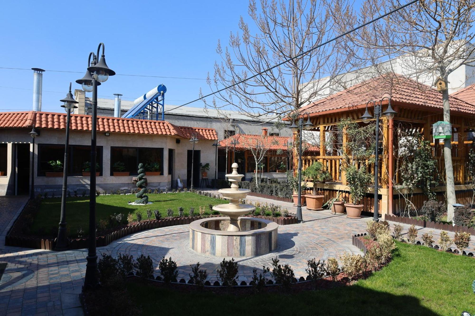 יירבאן Tnak Hotel מראה חיצוני תמונה
